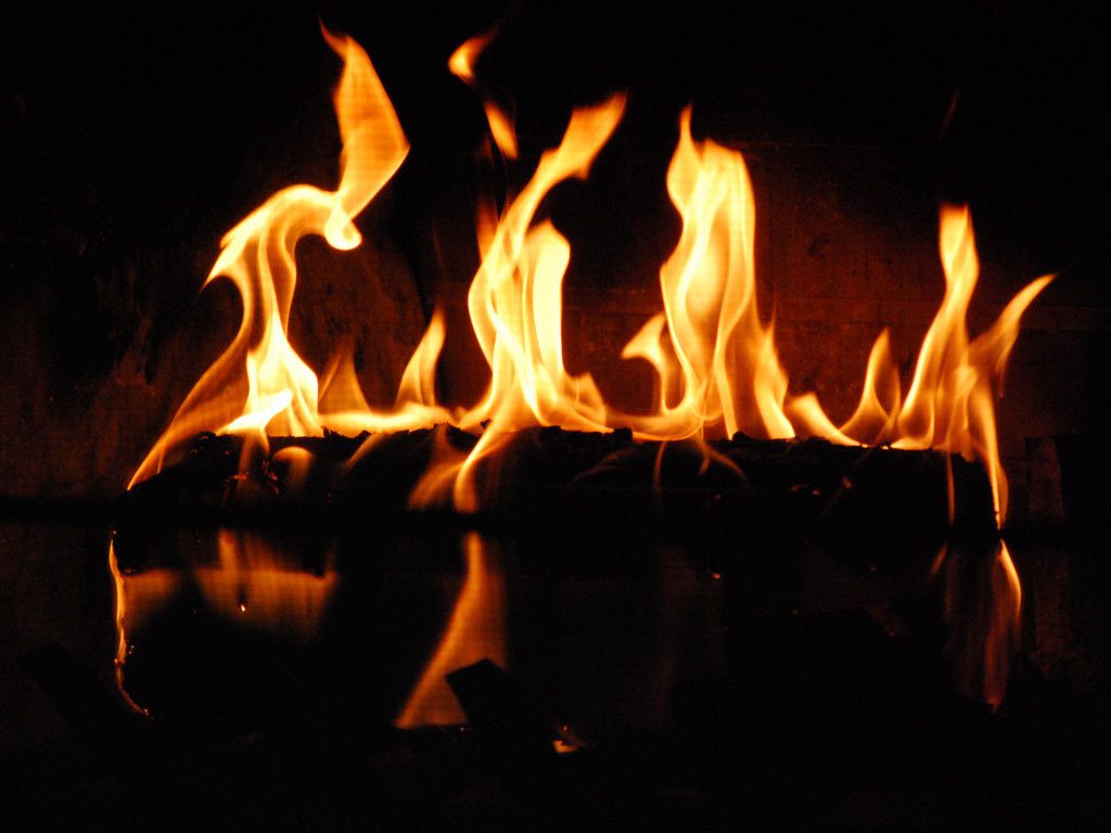 Artificial-Fire-Log-for-Fireplace